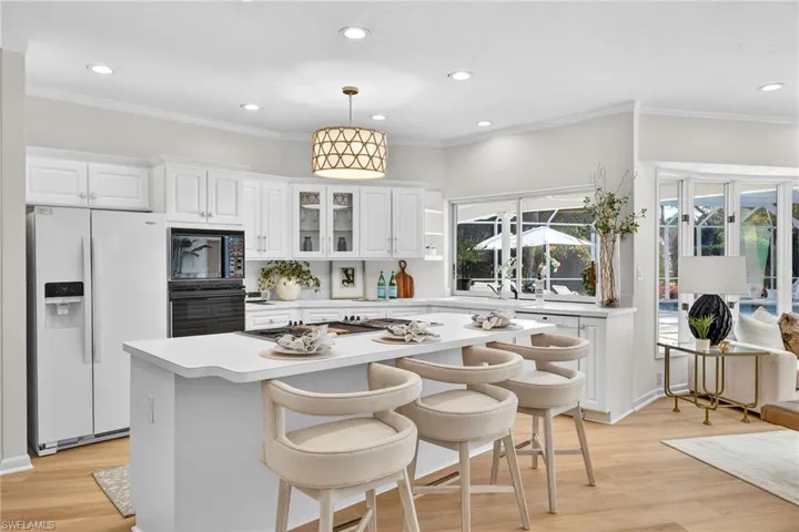 129  Edgemere S WAY, Naples, FL 34105