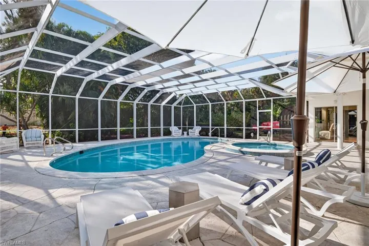 129  Edgemere S WAY, Naples, FL 34105