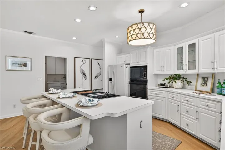 129  Edgemere S WAY, Naples, FL 34105