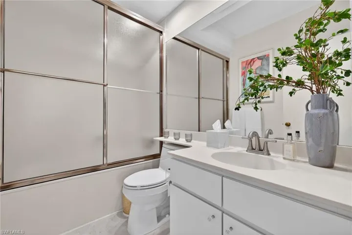 129  Edgemere S WAY, Naples, FL 34105