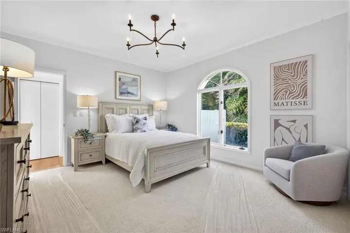 129  Edgemere S WAY, Naples, FL 34105