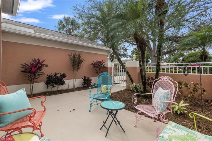 Front Patio/Courtyard