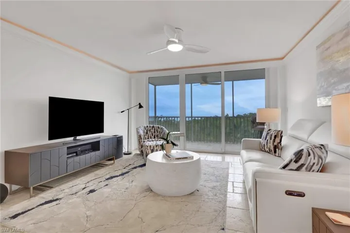 5  Bluebill  AVE, Naples, FL 34108