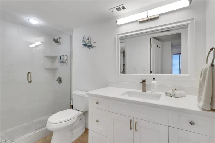 5  Bluebill  AVE, Naples, FL 34108