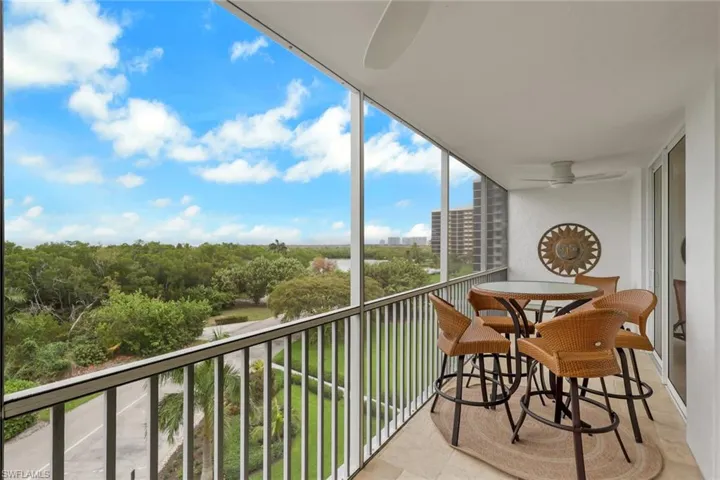 5  Bluebill  AVE, Naples, FL 34108