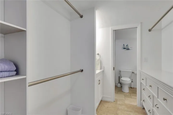 5  Bluebill  AVE, Naples, FL 34108