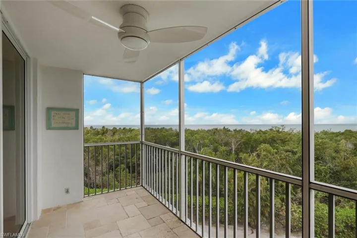 5  Bluebill  AVE, Naples, FL 34108