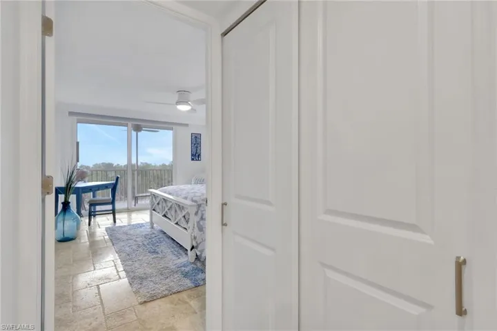 5  Bluebill  AVE, Naples, FL 34108