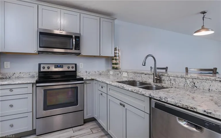 3451  County Barn  RD, Naples, FL 34112