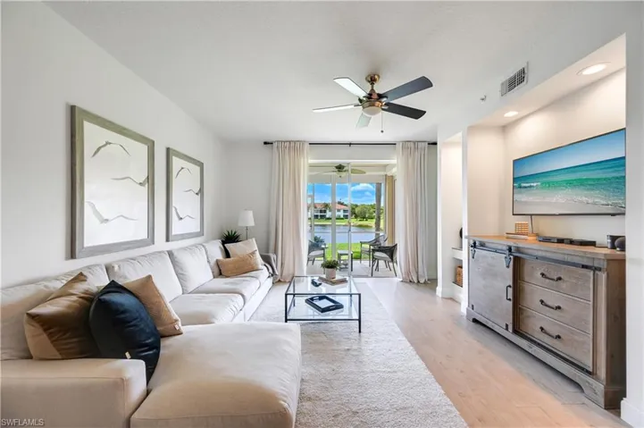 6650 Huntington Lakes Cir 102, Naples, Florida 34119