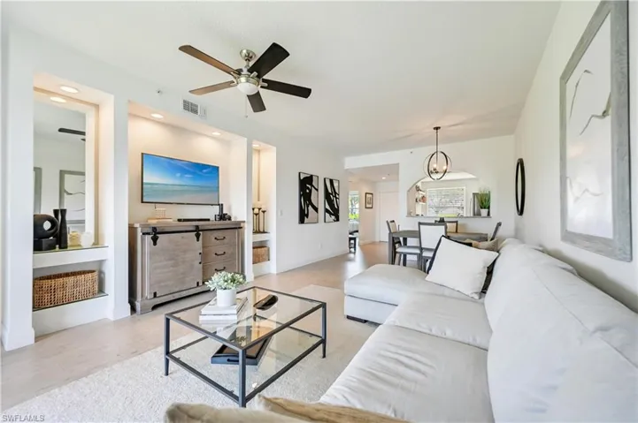 6650 Huntington Lakes Cir 102, Naples, Florida 34119