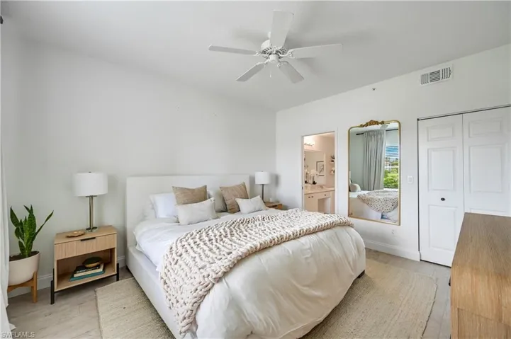 6650 Huntington Lakes Cir 102, Naples, Florida 34119
