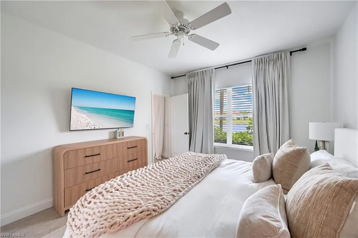 6650 Huntington Lakes Cir 102, Naples, Florida 34119