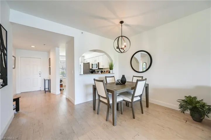 6650 Huntington Lakes Cir 102, Naples, Florida 34119