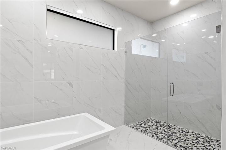 1701 NW 9th TER, CAPE CORAL FL 33993