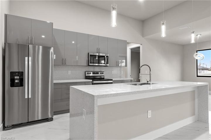 1701 NW 9th TER, CAPE CORAL FL 33993
