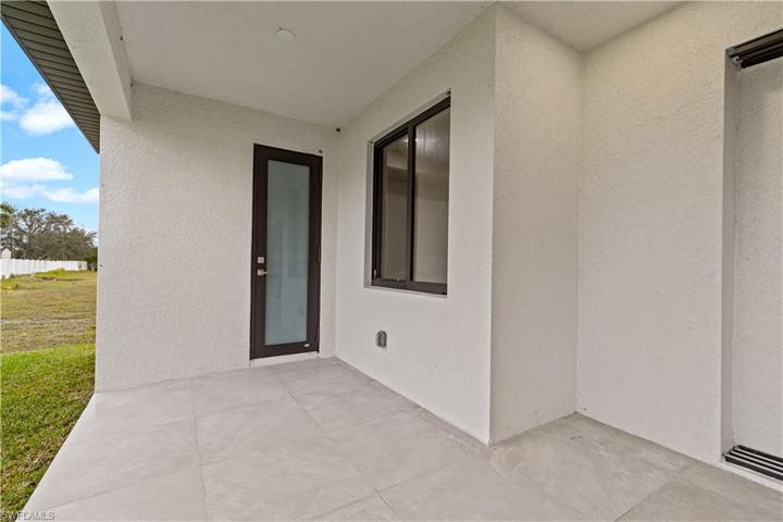 1701 NW 9th TER, CAPE CORAL FL 33993