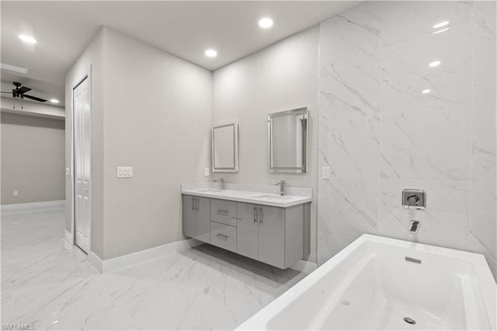 1701 NW 9th TER, CAPE CORAL FL 33993