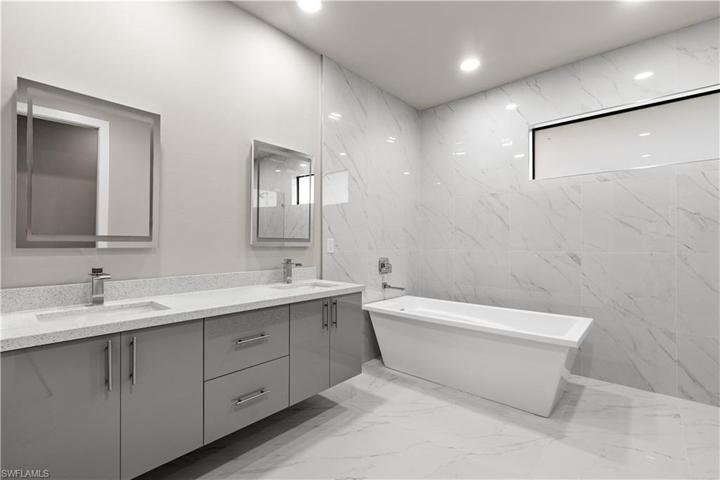 1701 NW 9th TER, CAPE CORAL FL 33993
