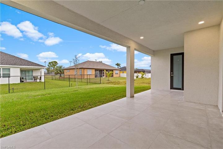 1701 NW 9th TER, CAPE CORAL FL 33993