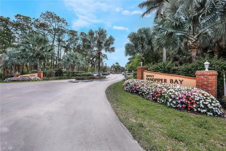 3021 Sandpiper Bay CIR # E301, NAPLES FL 34112