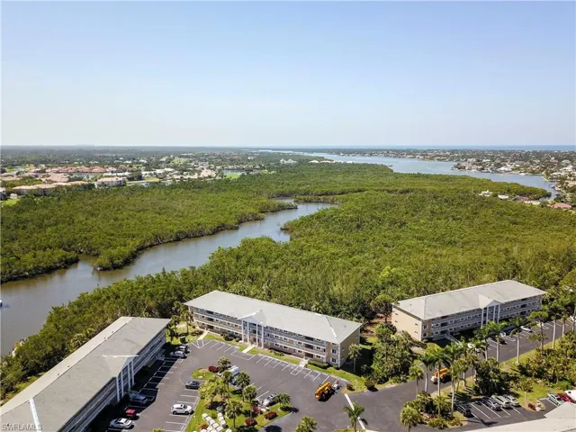 3021 Sandpiper Bay CIR # E301, NAPLES FL 34112