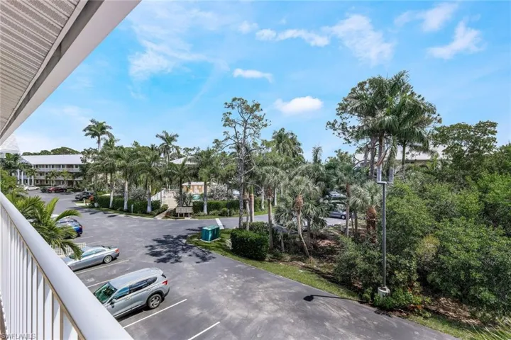 3021 Sandpiper Bay CIR # E301, NAPLES FL 34112