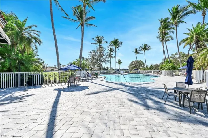 4154  Los Altos S CT, Naples, FL 34109
