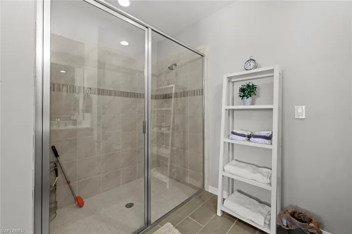 14791  Edgewater  CIR, Naples, FL 34114