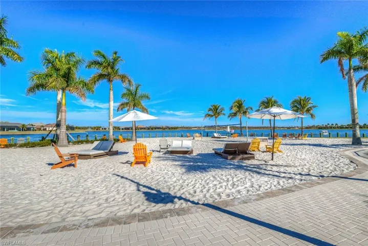 14791  Edgewater  CIR, Naples, FL 34114