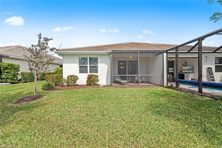 14791  Edgewater  CIR, Naples, FL 34114