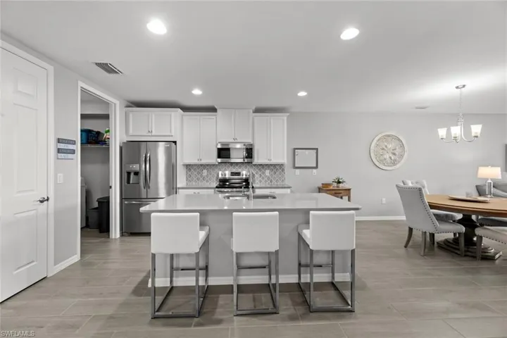 14791  Edgewater  CIR, Naples, FL 34114