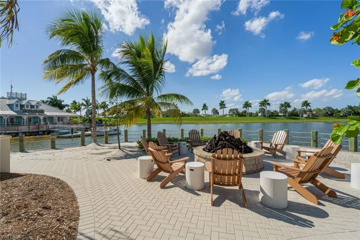 14791  Edgewater  CIR, Naples, FL 34114