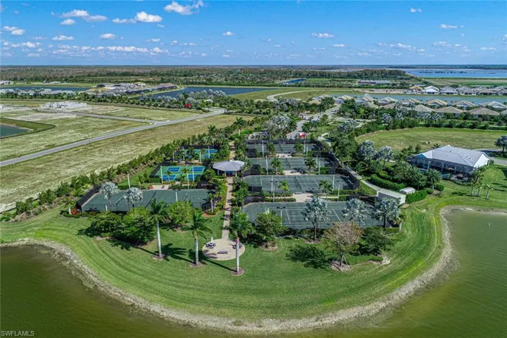 14791  Edgewater  CIR, Naples, FL 34114