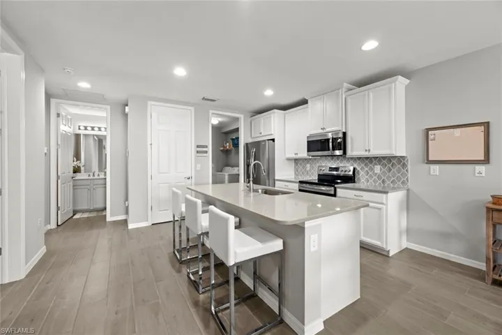 14791  Edgewater  CIR, Naples, FL 34114