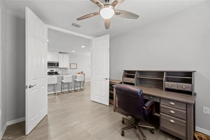 14791  Edgewater  CIR, Naples, FL 34114