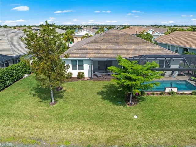 14791  Edgewater  CIR, Naples, FL 34114