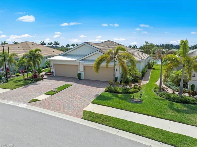 14791  Edgewater  CIR, Naples, FL 34114