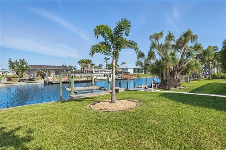 5325 Colonade Ct, Cape Coral Fl 33904