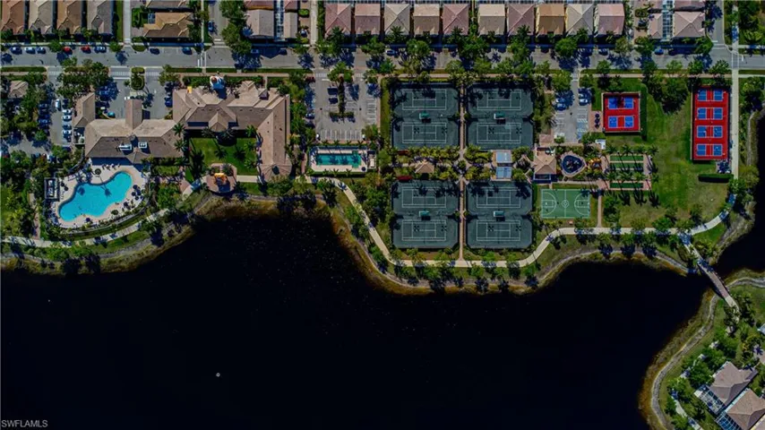 Clubhouse & Amenities