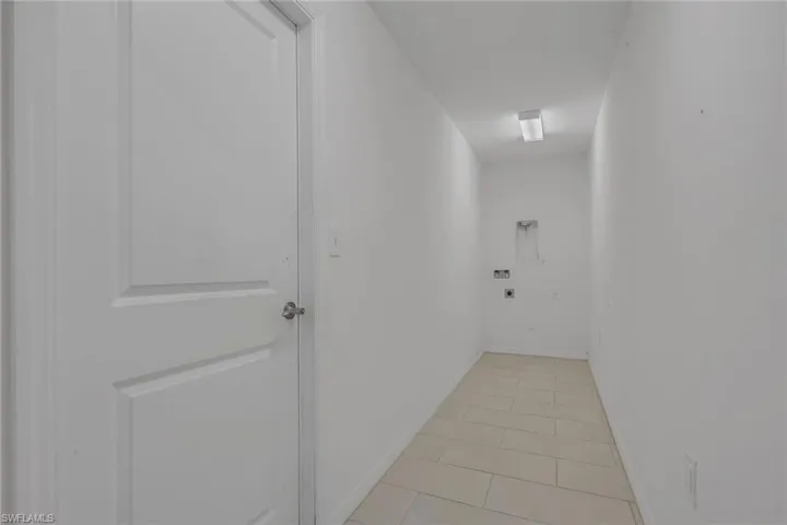 2619 Ne 4th Ave, Cape Coral, Florida 33909