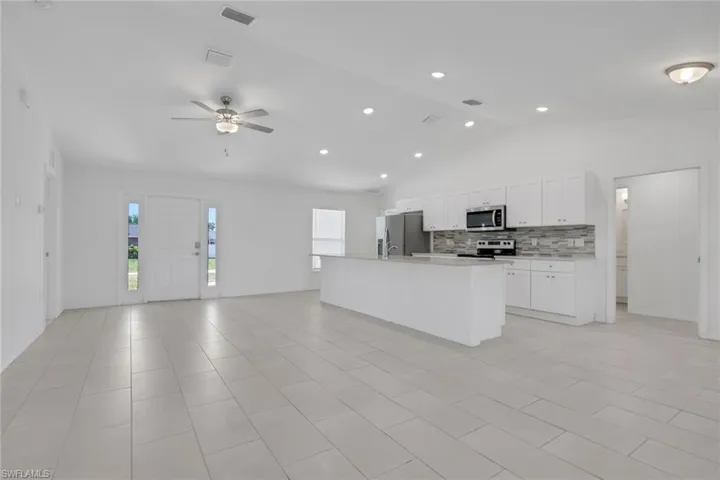 2619 Ne 4th Ave, Cape Coral, Florida 33909