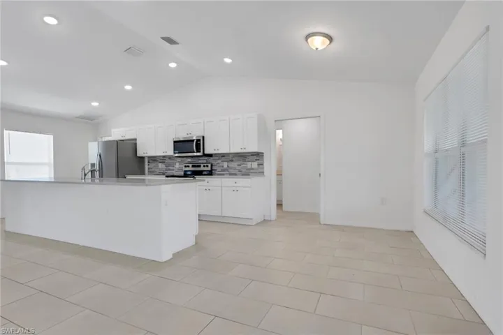 2619 Ne 4th Ave, Cape Coral, Florida 33909