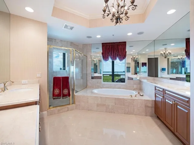 Owners Bath