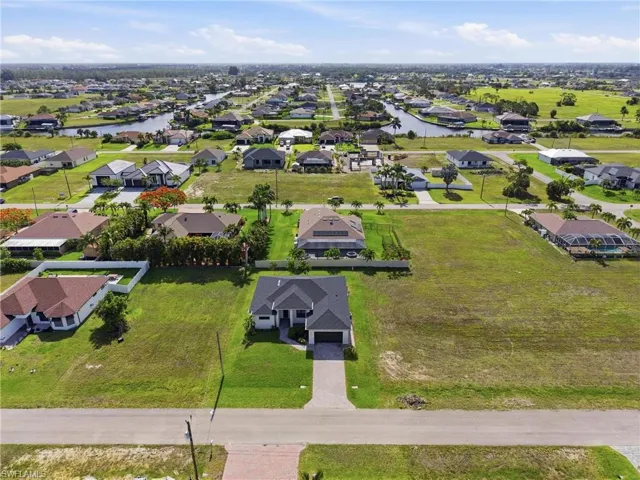 1813 Nw 37th Pl, Cape Coral, Florida 33993