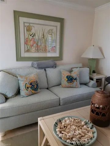 Pre Ian Living room with ornamental molding