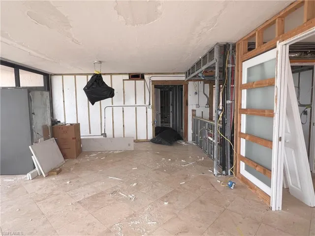Living/ dining area