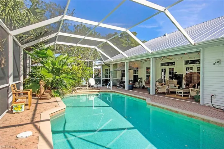Pool_and_Covered_Living