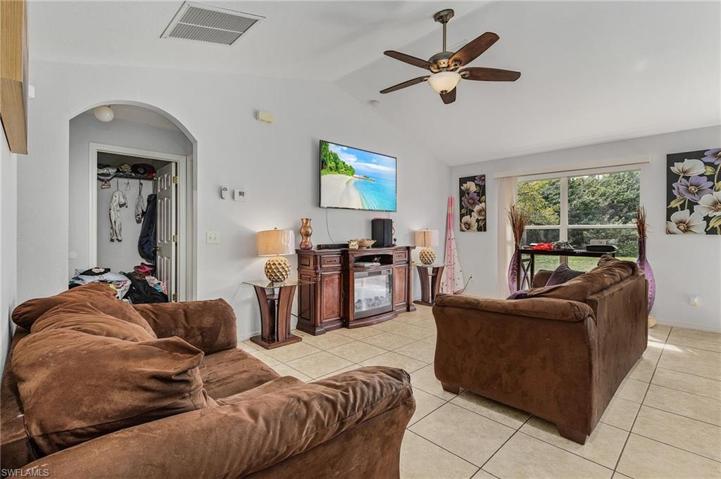 4621-4623  25th SW ST, Lehigh Acres, FL 33973