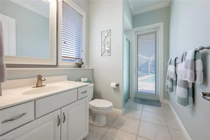 Bathroom/Pool Bath